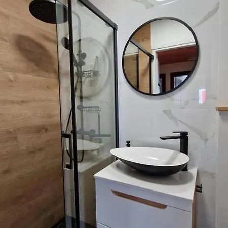 Apartament, 3 Na 10 Pietrze *